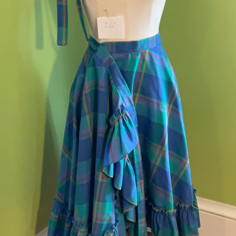 Vintage late 70s/early 80s plaid wrap skirt with ruffle - Picture 6 of 7